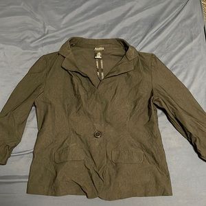 Lightweight black blazer with 3/4 length sleeves. Cute ruching on sleeves